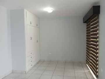 VENDO CASA DENTRO DE URBANIZACIÓN EN EL MEJOR SECTOR DE LA CIUDAD