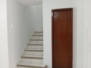 VENDO CASA DENTRO DE URBANIZACIÓN EN EL MEJOR SECTOR DE LA CIUDAD