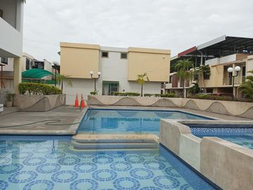VENDO CASA DENTRO DE URBANIZACIÓN EN EL MEJOR SECTOR DE LA CIUDAD