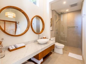 5 Bedroom Luxury Villa on a Sprawling 1100 m² Land in the Heart of Seminyak