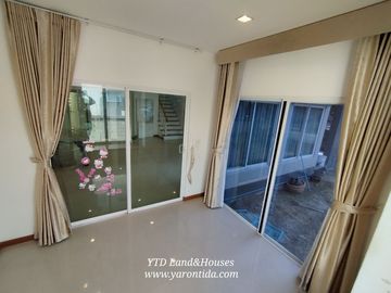 For sale 2-story detached house, Casa Ville Bangna-Theparak, Located near the main road, There is an addition to the roof on the back and sides