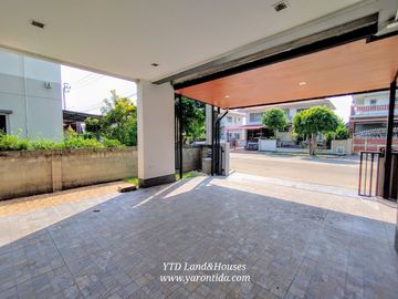 For sale 2-story detached house, Casa Ville Bangna-Theparak, Located near the main road, There is an addition to the roof on the back and sides