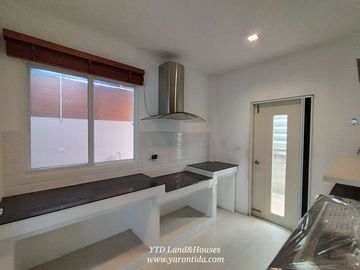 For sale 2-story detached house, Casa Ville Bangna-Theparak, Located near the main road, There is an addition to the roof on the back and sides