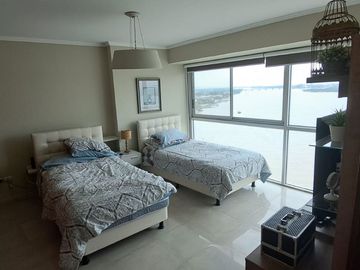 Venta de suite en el edificio River Front ll  , norte de Guayaquil
