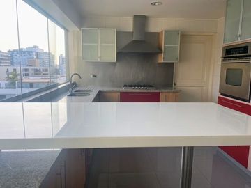 Lindo departamento remodelado frente a parque, venta o alquiler - 3 dormitorios y sala de estar