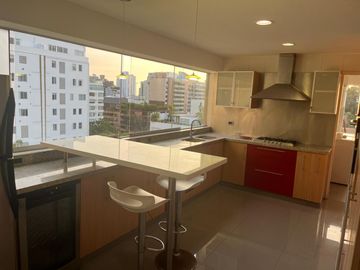 Lindo departamento remodelado frente a parque, venta o alquiler - 3 dormitorios y sala de estar