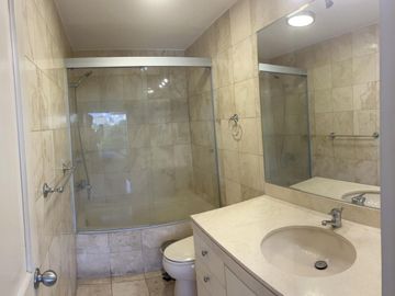 Lindo departamento remodelado frente a parque, venta o alquiler - 3 dormitorios y sala de estar