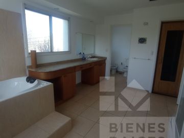 Excelente Casa en Las Delicias