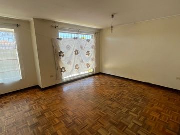 CASA EN VENTA - EXCELENTE UBICACION - LA SERENA