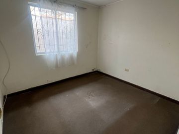 CASA EN VENTA - EXCELENTE UBICACION - LA SERENA
