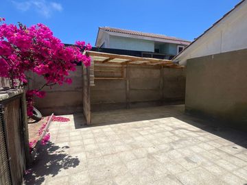 CASA EN VENTA - EXCELENTE UBICACION - LA SERENA