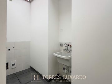Venta de Departamento Dúplex de estreno con 2 habitaciones, en San Isidro, no paga alcabala. Excelentes acabados. ¡¡Aproveche esta ocasión!!