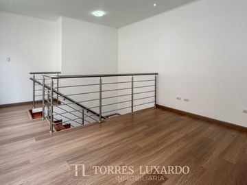 Venta de Departamento Dúplex de estreno con 2 habitaciones, en San Isidro, no paga alcabala. Excelentes acabados. ¡¡Aproveche esta ocasión!!
