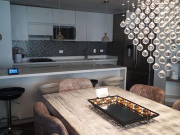 AMPLIO APARTAMENTO DE 115M2 EN SECTOR GUAYACANES CON ASCENSOR