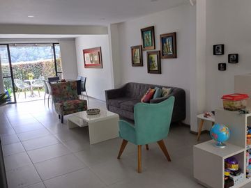 Vendo hermosa casa en conjunto cerrado en sector La Florida de 149m2.