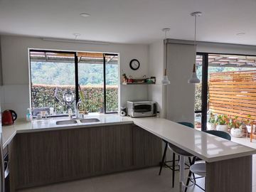 Vendo hermosa casa en conjunto cerrado en sector La Florida de 149m2.