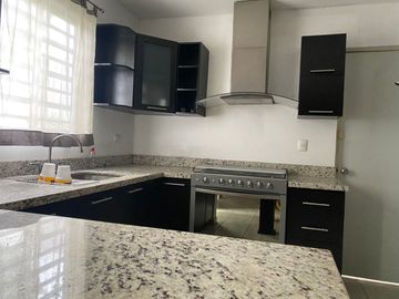 SE VENDE CASA EN FRACCIONAMIENTO EN Almería, Almería, Apodaca, N.L., México