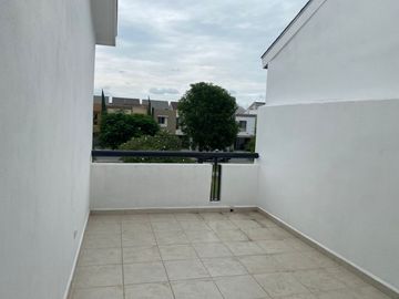 SE VENDE CASA EN FRACCIONAMIENTO EN Almería, Almería, Apodaca, N.L., México