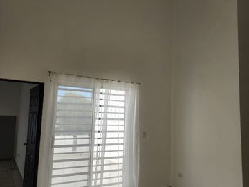 SE VENDE CASA EN FRACCIONAMIENTO EN Almería, Almería, Apodaca, N.L., México