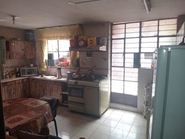 ¡VENTA! CASA DE 150m2 FRENTE A PARQUE - COMAS🌻🌻🌻