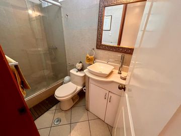 VENTA DE DEPARTAMENTO DÚPLEX 190.40 m2. MONTERRICO – SURCO ZONA TRANQUILA Y CÉNTRICA.
