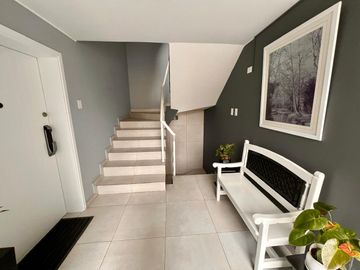 VENTA DE DEPARTAMENTO DÚPLEX 190.40 m2. MONTERRICO – SURCO ZONA TRANQUILA Y CÉNTRICA.