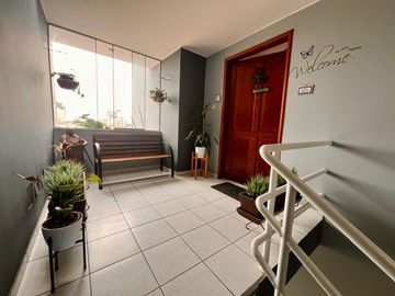 VENTA DE DEPARTAMENTO DÚPLEX 190.40 m2. MONTERRICO – SURCO ZONA TRANQUILA Y CÉNTRICA.