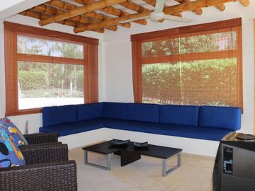 VENTA DE CASAQUINTA EN CARMEN DE APICALA CONDOMINIO DINASTIA DEL SOL