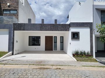 Casa en venta en Clúster Aguascalientes, Lomas de Angelópolis Puebla
