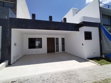 Casa en venta en Clúster Aguascalientes, Lomas de Angelópolis Puebla
