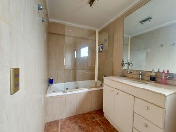 Casa impecable  en parcela