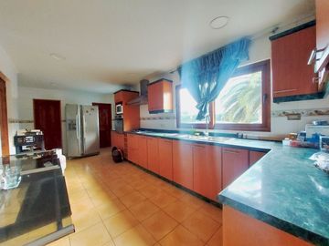 Casa impecable  en parcela