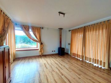 Casa impecable  en parcela