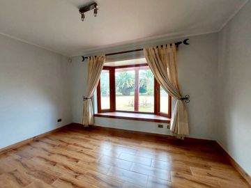 Casa impecable  en parcela