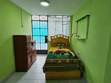 Se Vende Amplia Casa En San Felipe, At187M2 En Esquina