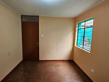 Se Vende Amplia Casa En San Felipe, At187M2 En Esquina