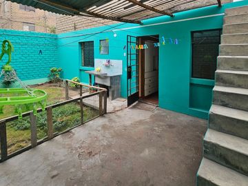 Se Vende Amplia Casa En San Felipe, At187M2 En Esquina