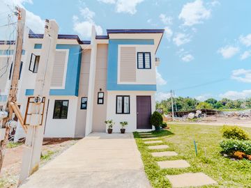 La Aldea model unit