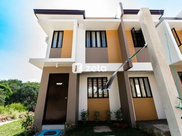 Familia Verde model unit