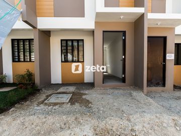Familia Verde model unit