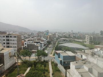 Departamento en Venta en Mayorazgo, Límite con La Molina, 3 dormitorios, vista a parque