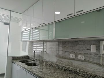 Departamento en Venta en Mayorazgo, Límite con La Molina, 3 dormitorios, vista a parque