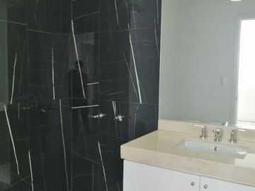 Departamento en Venta en Mayorazgo, Límite con La Molina, 3 dormitorios, vista a parque