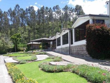 Casa Quinta con Amplio Terreno en Venta. Pifo, a 15 Min del Aeropuerto de Quito.