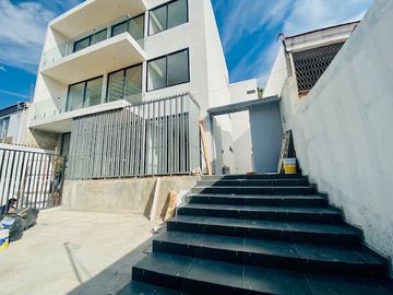 Departamento estilo Loft, nuevo segundo piso en Venta en Av. Inglaterra
