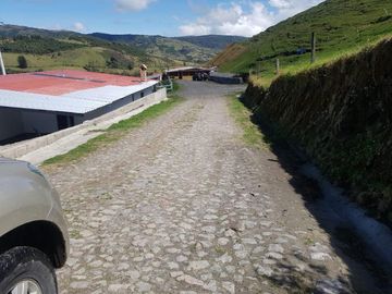 HACIENDA EN OTAVALO SELVA ALEGRE DE 62 HECTAREAS