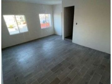 CASA EEN VENTA EN GUADALUPE, 2 PLANTAS, 4 RECÁMARAS, 3 BAÑOS COMPLETOS, COCHERA TECHADA