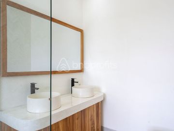 Newly Completed Tabanan Villa: Ocean Views, Rooftop Terrace, and 5-Minute Walk to the Beach