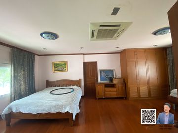 Land for Sale: 1 Rai with 2 Detached Houses in Narathiwas Soi 24, near Wat Phothi Man