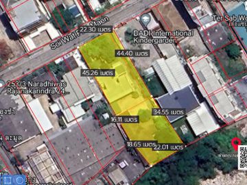 Land for Sale: 1 Rai with 2 Detached Houses in Narathiwas Soi 24, near Wat Phothi Man